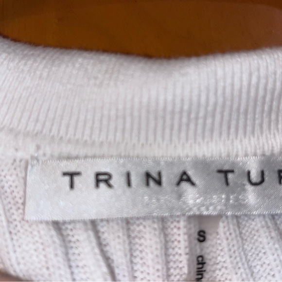 Trina Turk White Button Down Shirt with Pink Accents - Picture 3 of 4